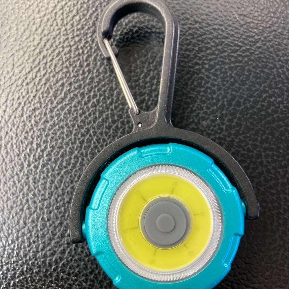 SecureBrite Clip Light With Emergency Red Flasher